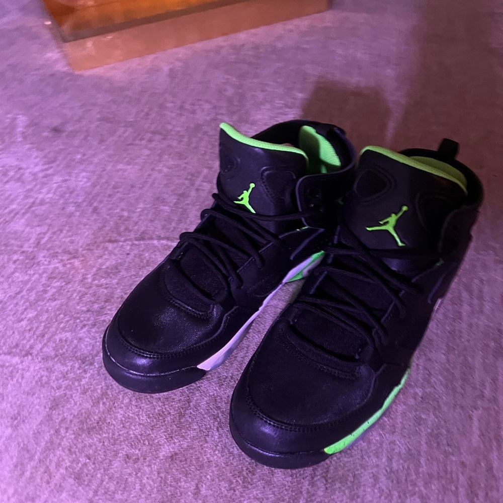 Jordan Flight Club 91 Black Green Strike White GS Youth Sneakers